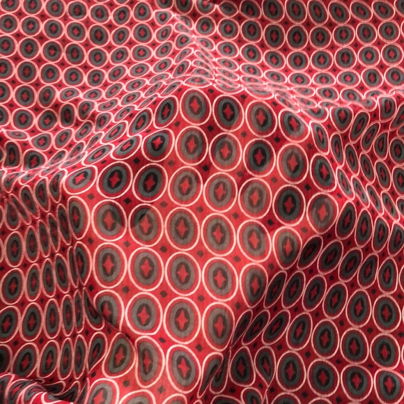 Red and black top - Picture 4 of 4